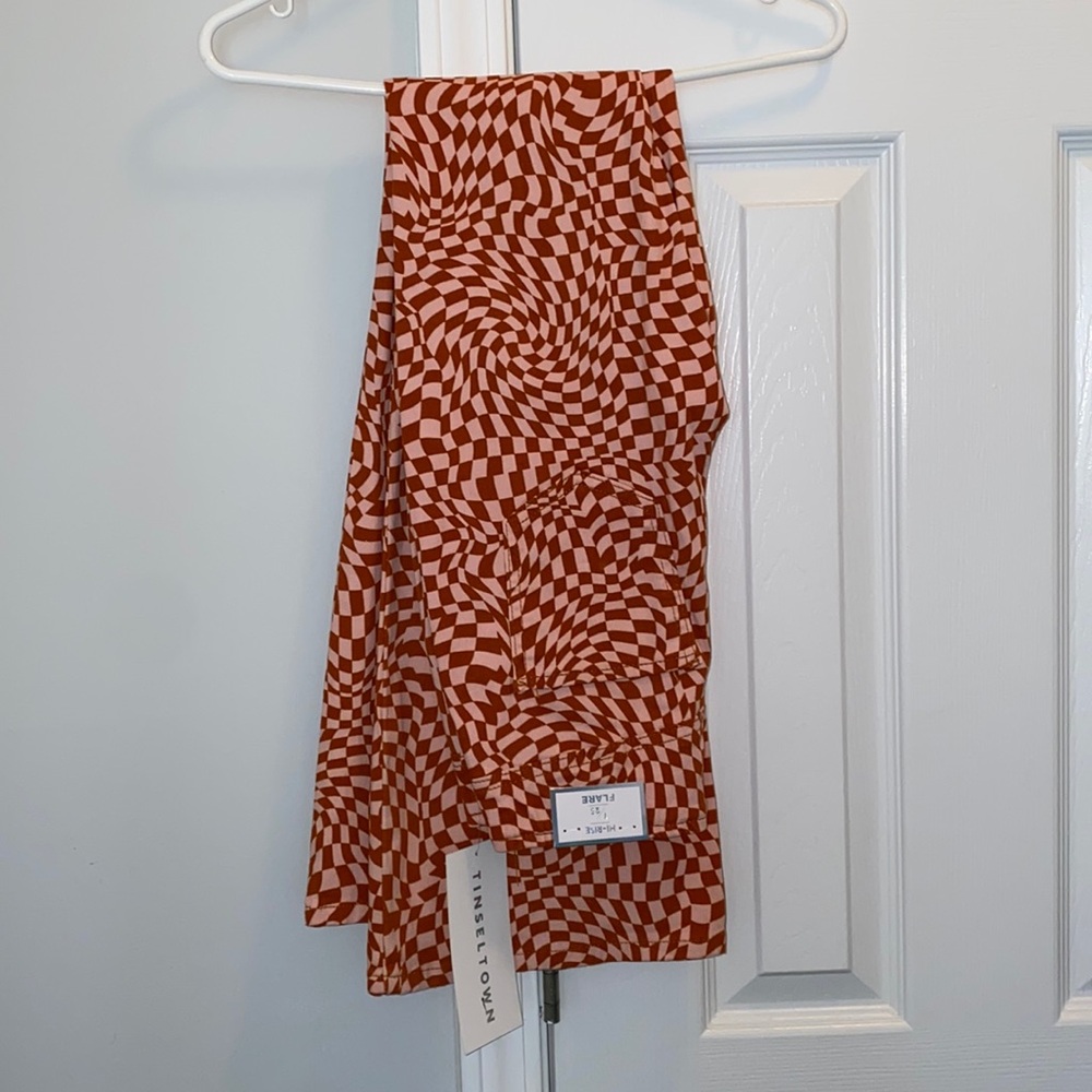 NWT Tinseltown flares